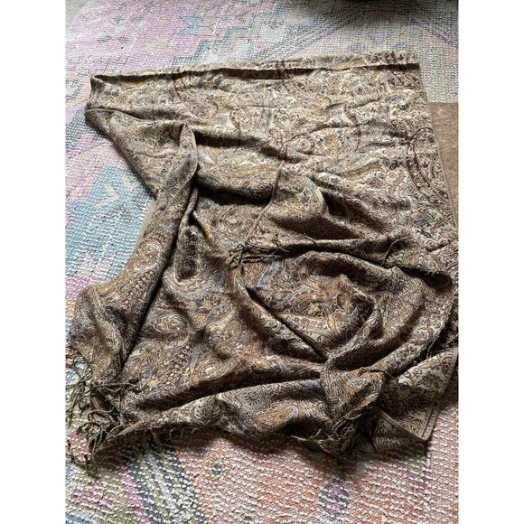 Vintage Gold 70x30” Scarf Large Satin - Picture 4 of 4